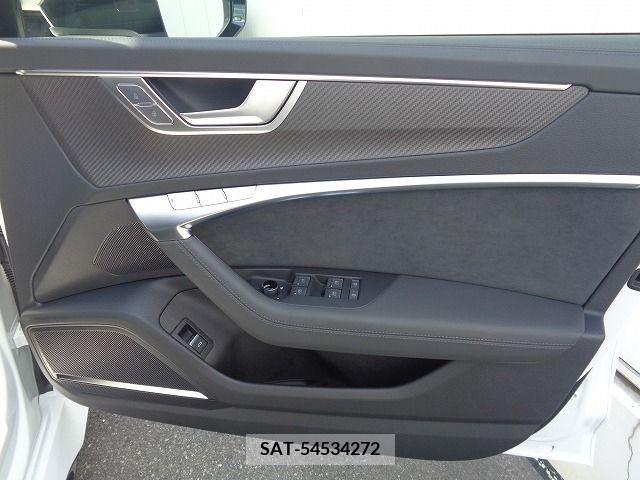 Audi RS6 2021-11 356625-16