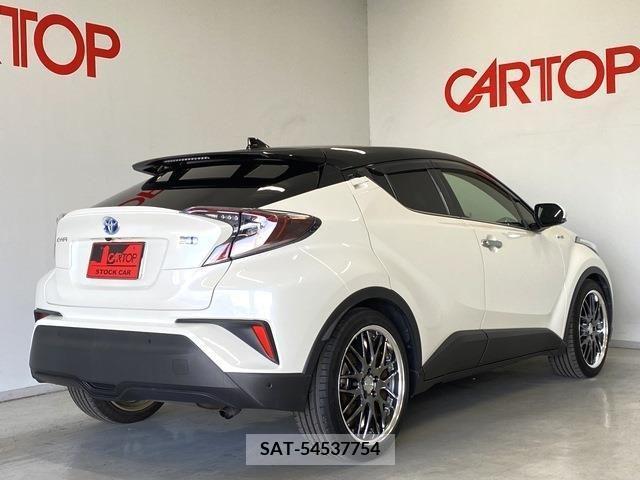 Toyota C-HR 2018-01 323045-3