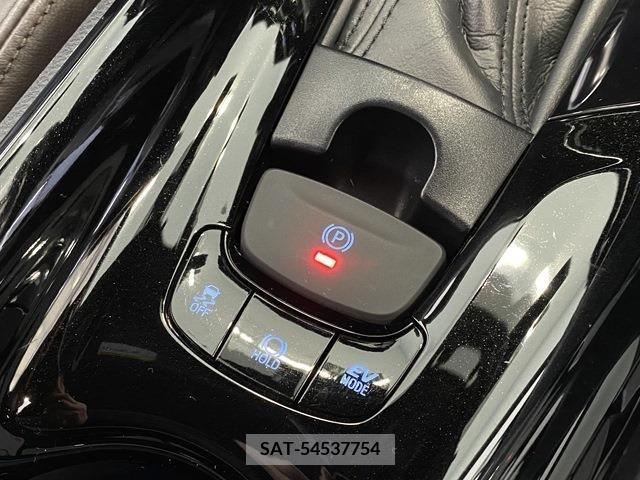 Toyota C-HR 2018-01 323045-16