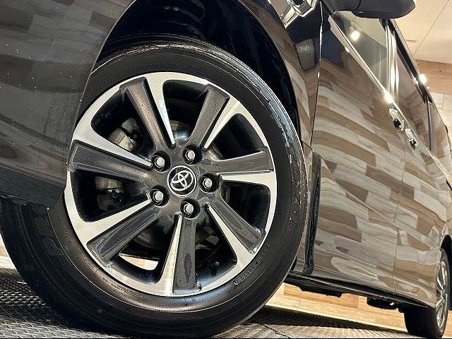 Toyota VOXY 2020-12 18601-19