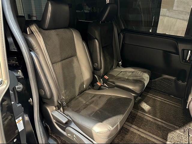 Toyota VOXY 2020-12 18601-10