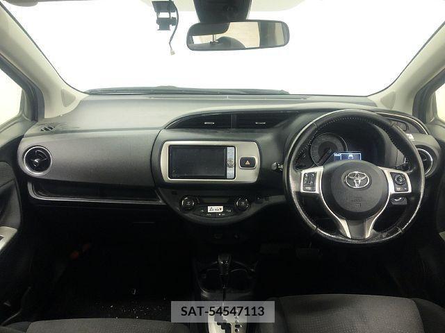 Toyota VITZ 2016-10 370143-1