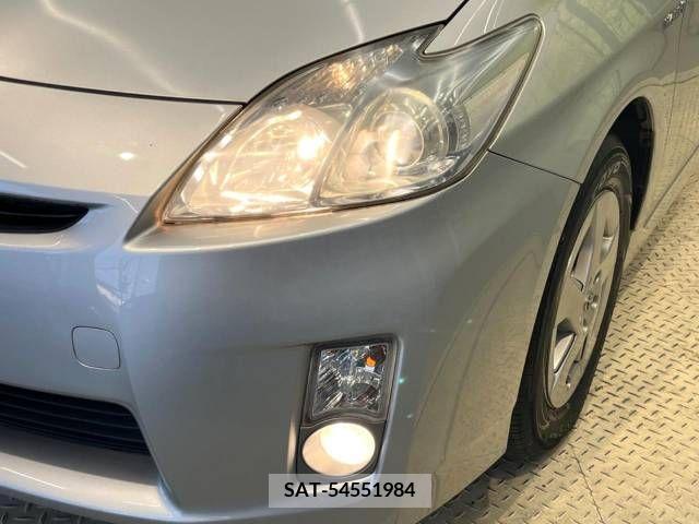 Toyota PRIUS 2011-01 252646-12