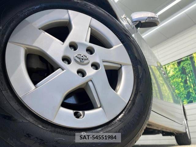 Toyota PRIUS 2011-01 252646-13