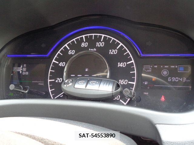 Nissan NOTE 2018-03 335721-5
