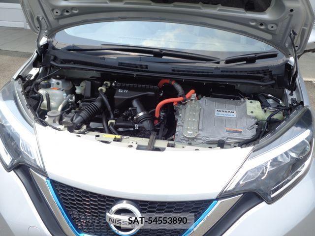 Nissan NOTE 2018-03 335721-21