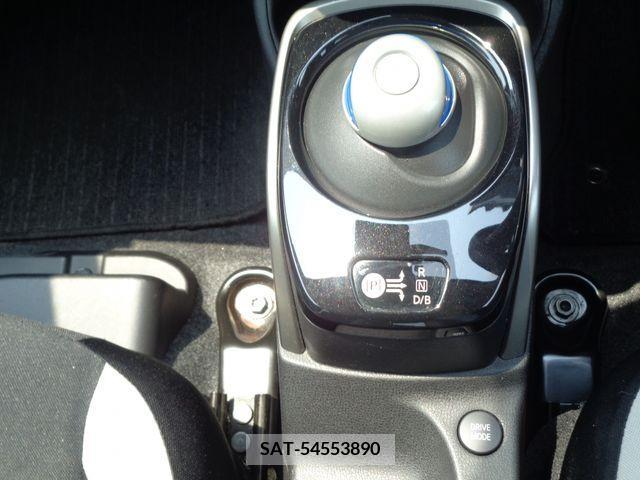 Nissan NOTE 2018-03 335721-27