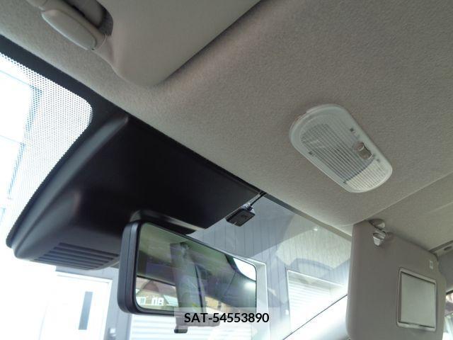 Nissan NOTE 2018-03 335721-14