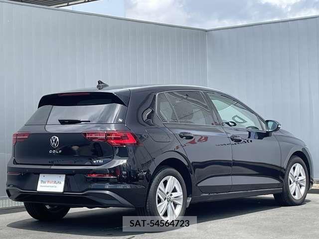 VolksWagen GOLF 2021-07 370657-4