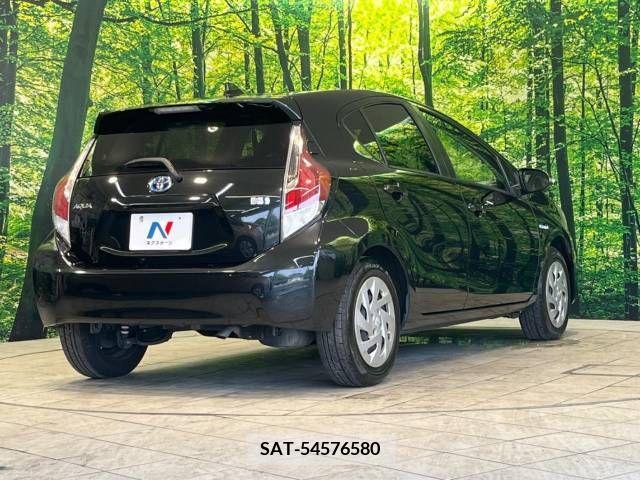 Toyota AQUA 2016-03 337497-17