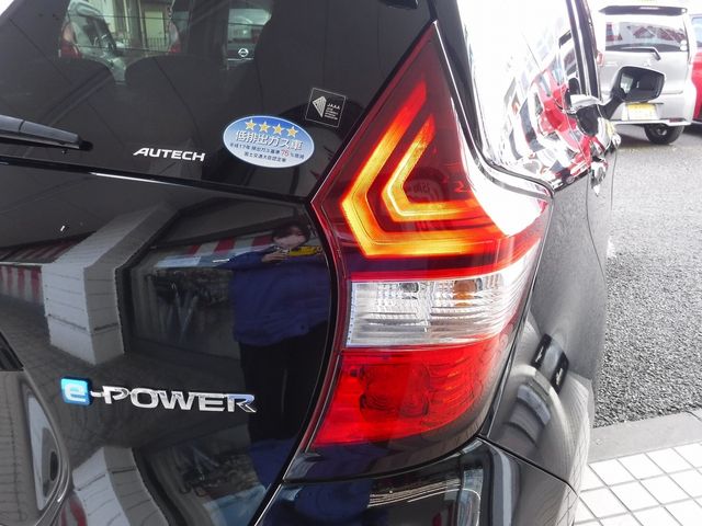 Nissan NOTE 2016-12 27336-4