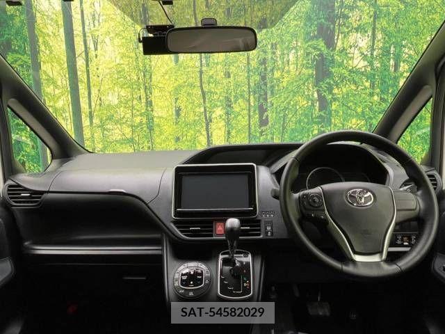 Toyota VOXY 2014-11 220094-1