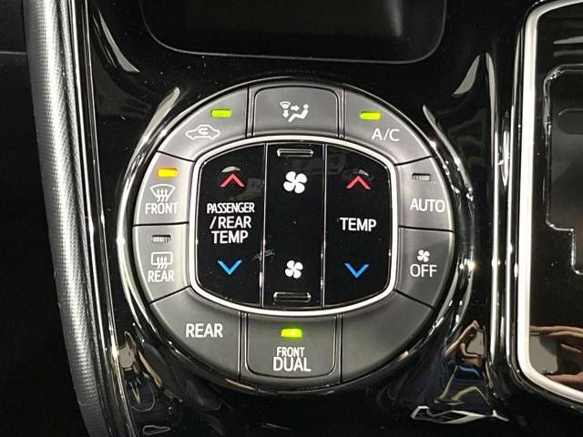 Toyota NOAH 2019-02 8864-7
