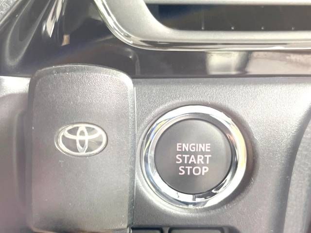 Toyota NOAH 2019-02 8864-6