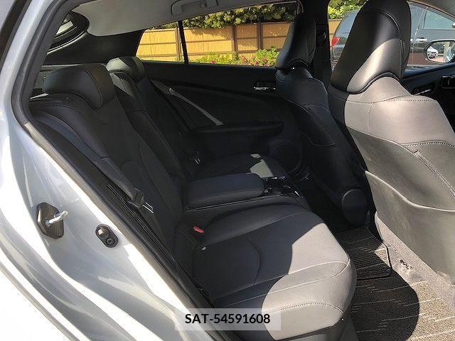 Toyota PRIUS PHV 2017-08 282525-3