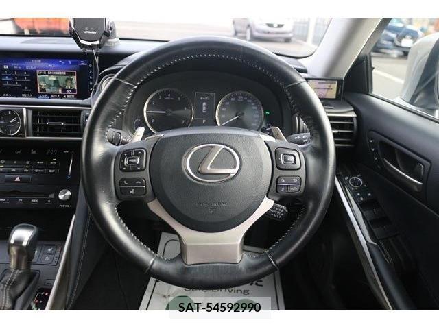 Lexus IS 2017-04 223431-15