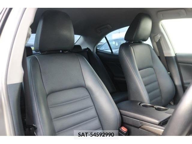 Lexus IS 2017-04 223431-12