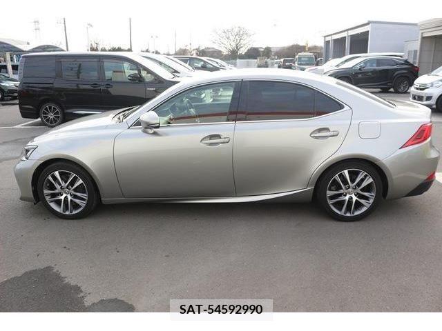 Lexus IS 2017-04 223431-8