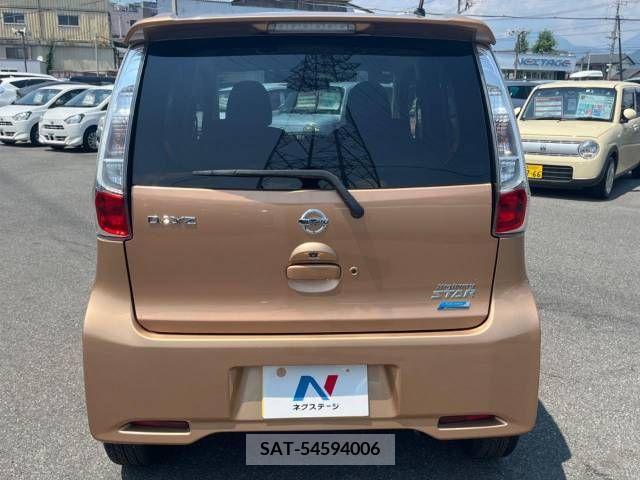 Nissan DAYZ 2014-11 358929-15