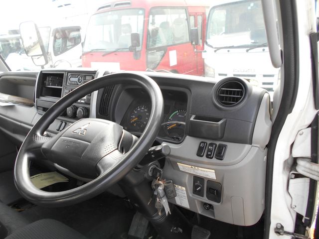 Mitsubishi CANTER 2017-02 6744-16