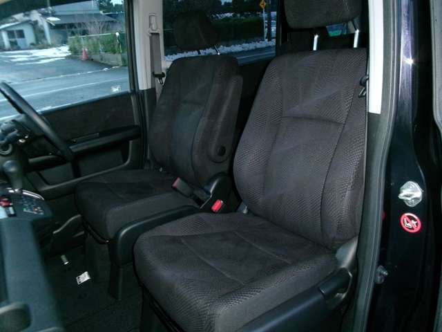 Honda e 2010-03 481-11