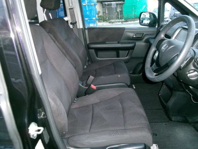 Honda e 2010-03 481-10