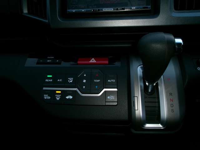 Honda e 2010-03 481-9