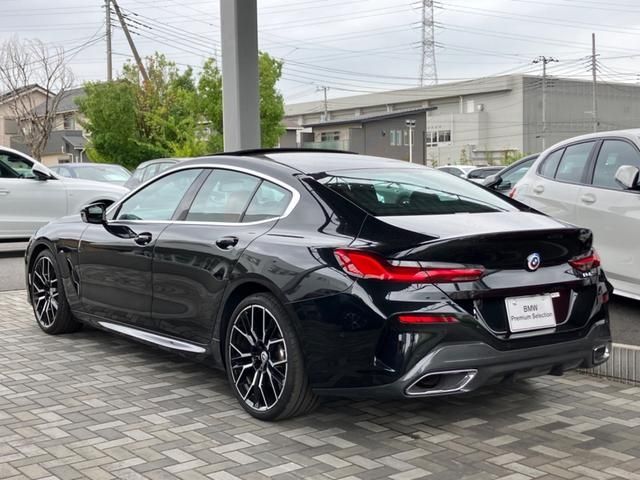 Bmw 8 SERIES 2022-12 25000-2