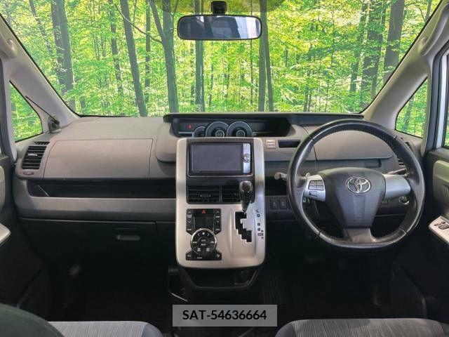 Toyota VOXY 2011-06 321288-1
