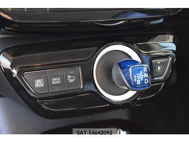 Toyota PRIUS 2017-05 222493-8