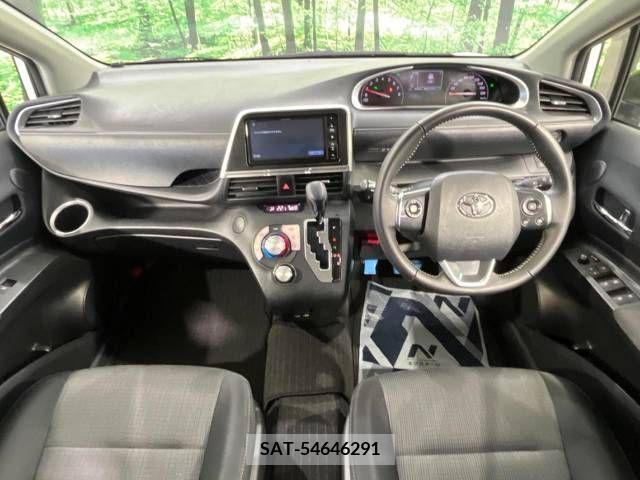 Toyota SIENTA 2022-08 376275-1