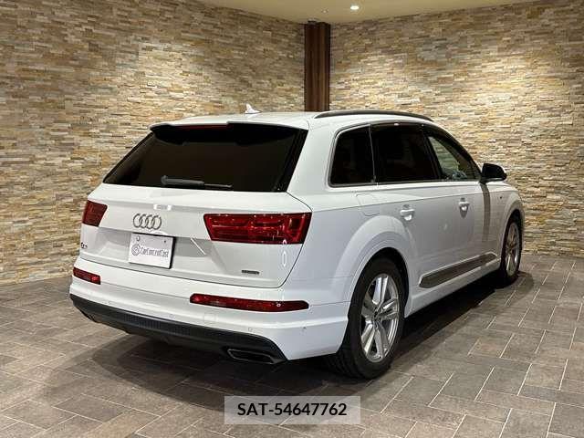 Audi Q7 2019-01 261320-6