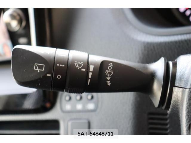 Toyota NOAH 2016-12 205319-13