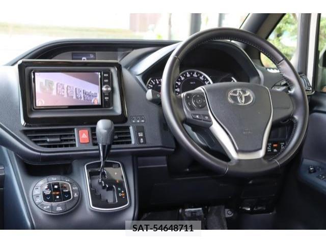 Toyota NOAH 2016-12 205319-1