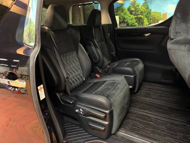 Toyota ALPHARD HYBRID 2016-12 26937-8