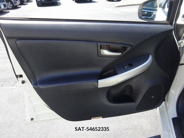 Toyota PRIUS 2013-01 281718-17