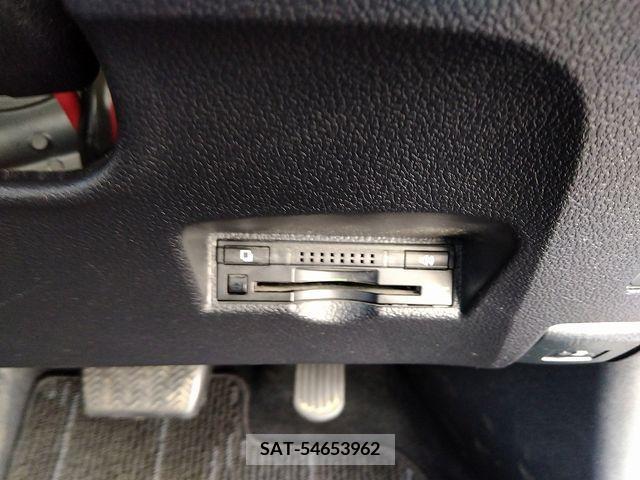 Toyota PRIUS 2016-06 322524-12