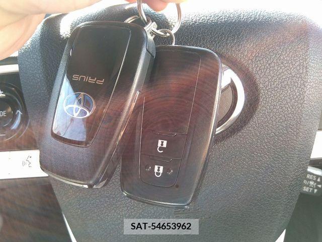 Toyota PRIUS 2016-06 322524-15
