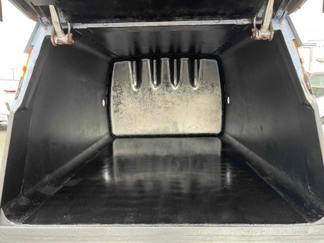 Mitsubishi CANTER 2015-10 195118-9