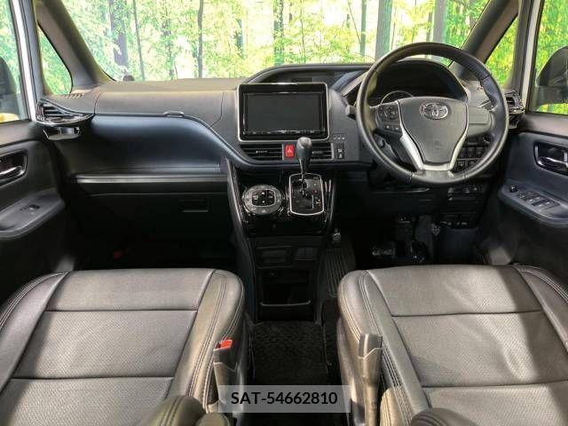Toyota VOXY 2016-12 289102-1
