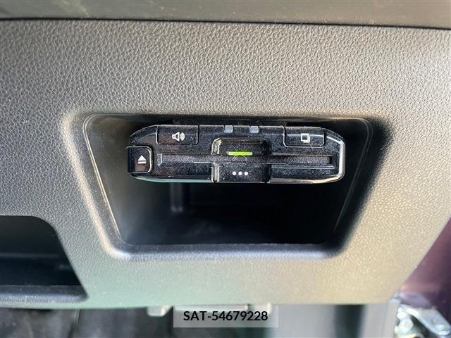 Toyota Pixis Mega 2019-04 348942-17