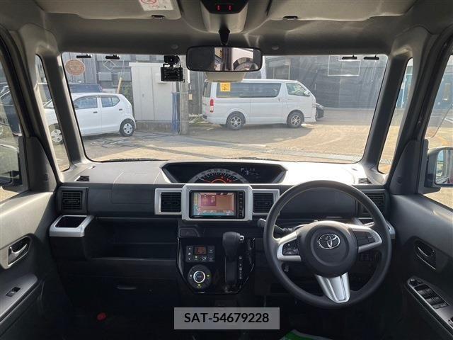 Toyota Pixis Mega 2019-04 348942-1