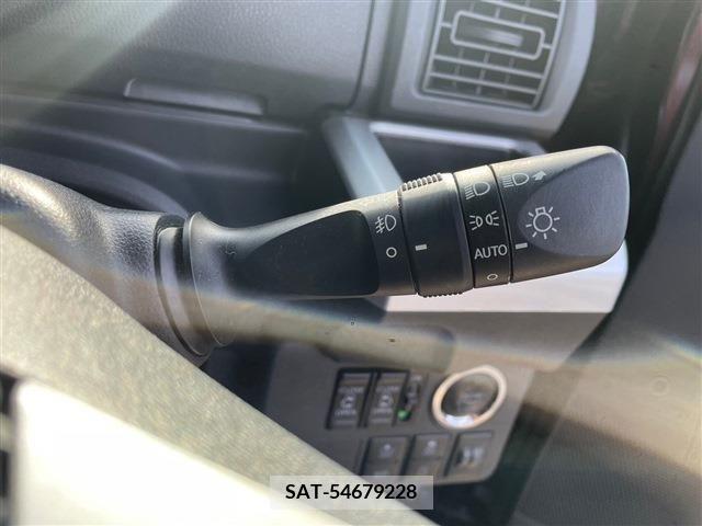 Toyota Pixis Mega 2019-04 348942-23