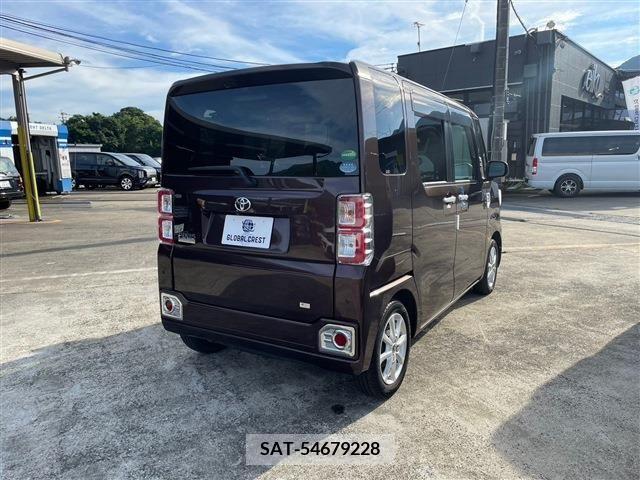 Toyota Pixis Mega 2019-04 348942-12