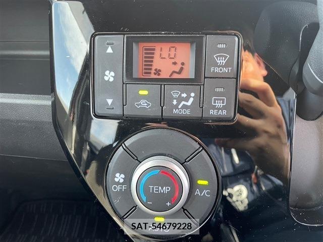 Toyota Pixis Mega 2019-04 348942-25