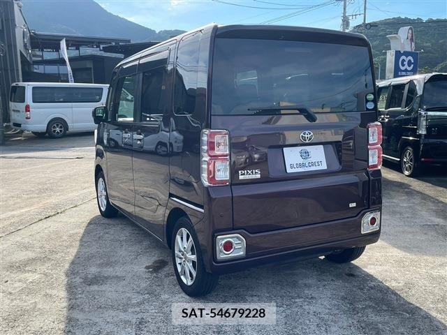 Toyota Pixis Mega 2019-04 348942-10