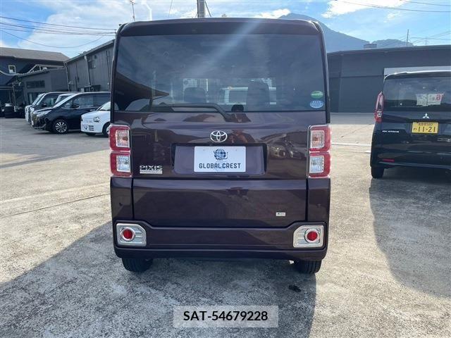 Toyota Pixis Mega 2019-04 348942-11