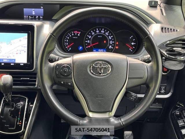 Toyota VOXY 2018-10 332375-12