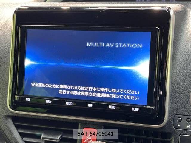 Toyota VOXY 2018-10 332375-2