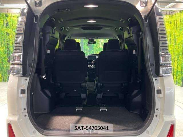 Toyota VOXY 2018-10 332375-11
